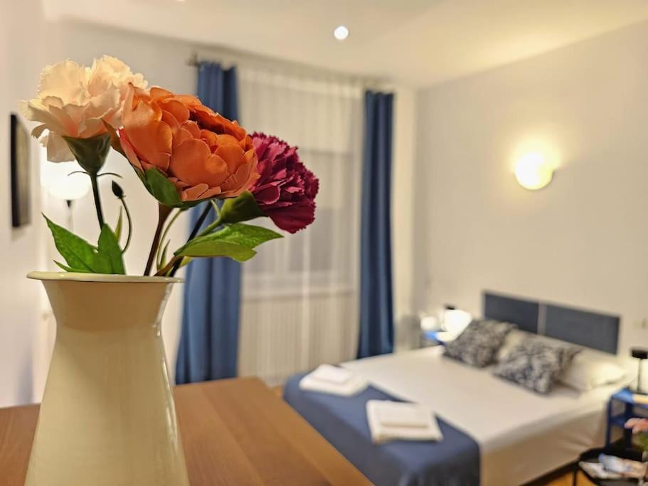 Sweet Dreams Suites Calea Victoriei Sunny Studio Bucharest Luaran gambar